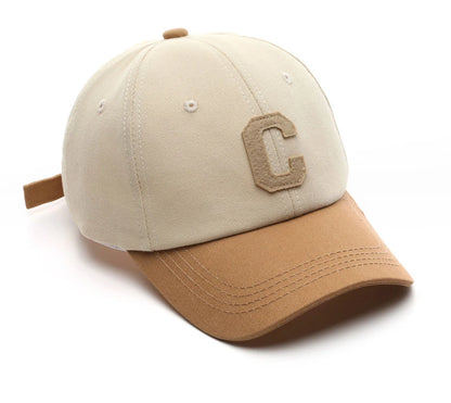 Vintage baseballkasket med broderet C-bogstav | Tofarvet design, justerbar rem, unisex til mænd og kvinder
