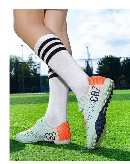 Nouvelles chaussures de football pour enfants, chaussures de sport d'extérieur, chaussures de football pour garçons et filles, chaussures de football à boucles, chaussures de futsal, pointures 28-39