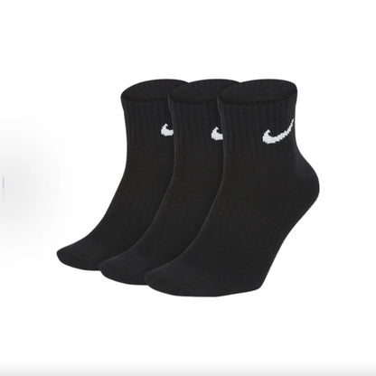 Calzini da basket casual imbottiti a taglio medio Nike, confezione mista unisex, bianchi SX7667-100