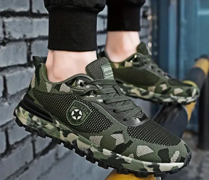 Men's camouflage breathable sports shoes are comfortable and non slip soft soled shoes suitable for men's outdoor activities