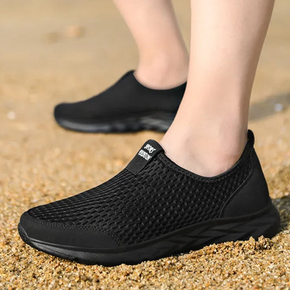2025 new shoes men loafers, light walking breathable summer comfortable casual shoes, men's sneakers zapatillas hombre plus