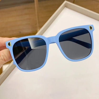 Retro-solglasögon för pojkar och flickor, UV400-skydd, trendiga solglasögon med D-logotyp, fashionabla utomhusglasögon för barn