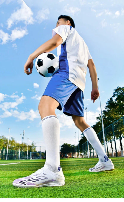 Nouvelles chaussures de football pour hommes, chaussures de match, crampons pour terrain en gazon, baskets de haute qualité, chaussures de futsal pour intérieur, chaussures montantes antidérapantes pour extérieur, meilleu